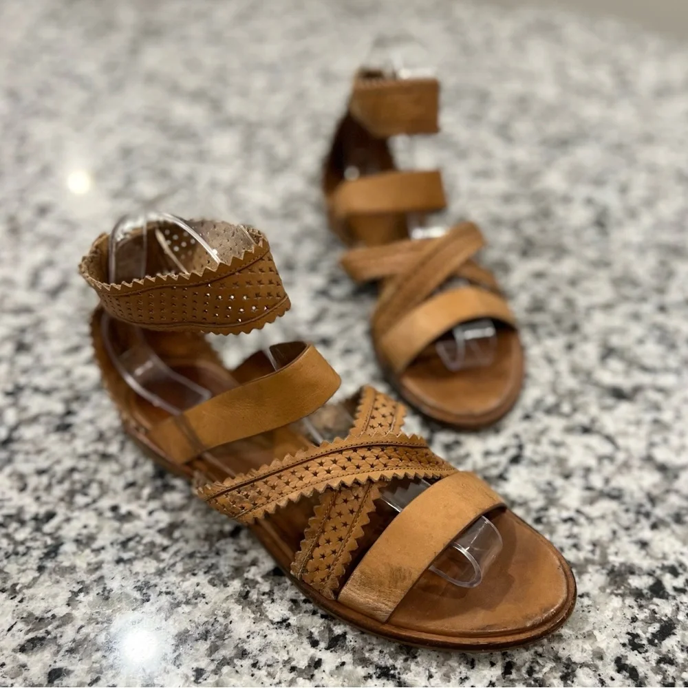 See by Chloe Brown Leather Star Perforated Flat Gladiator Sandals - Picture 3 of 16
